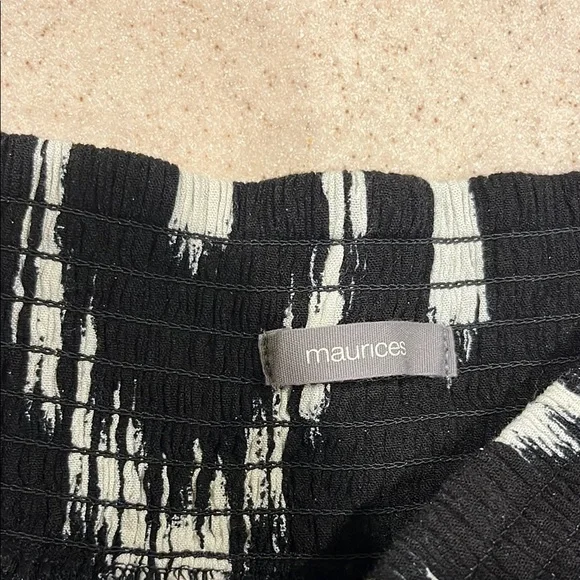 Black and White Patterned Palazzo Pants - Picture 3 of 4